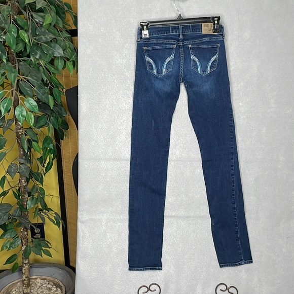 SOLD Hollister California Social Stretch SIZE 0 34W Low Rise Skinny Dark Wash - Picture 2 of 6